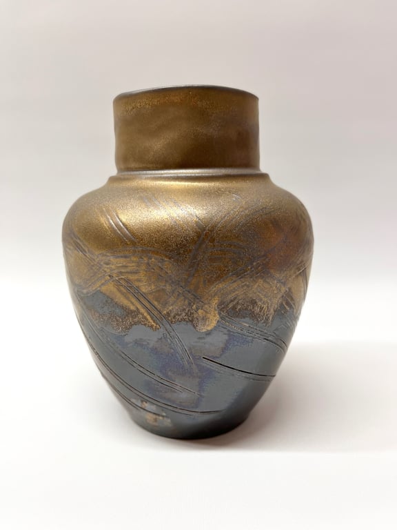 Gylden vase