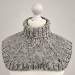 Digital opskrift: PLAIN Halsedisse (voksen - unisex) – produktbillede