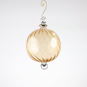 Julekugle 1030 – Honey med guld – 10 cm – produktbillede