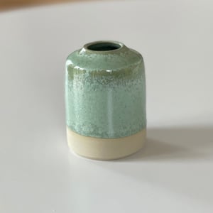 Vase, kobbergrøn - 8 cm – produktbillede