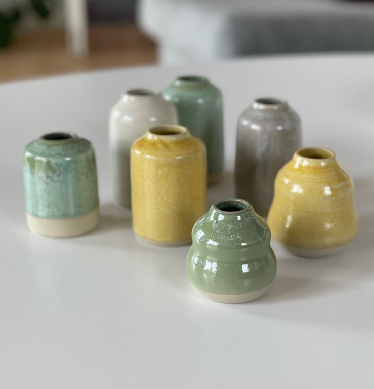 Lille buet vase, hørgul billede 2