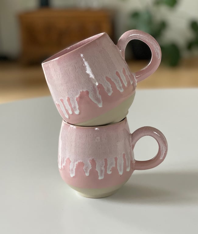 Buttet keramik kop, lyserød/hvid