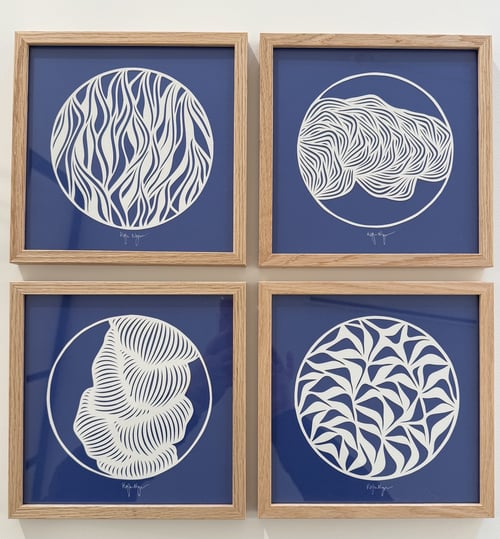 20x20cm, papercut, kongeblå, indrammet  (2)