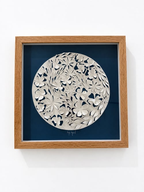 30x30cm, 3D papercut, indrammet 