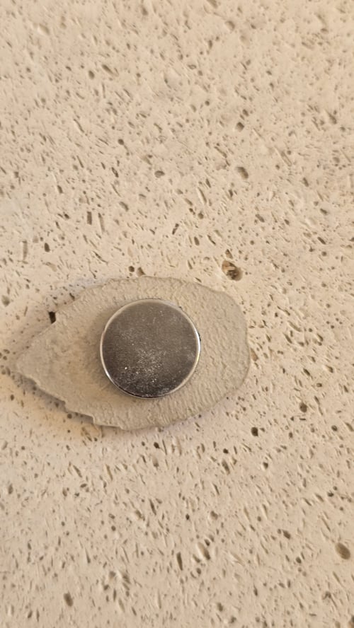 Magnet  (2)