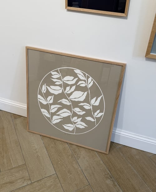 60x60cm, papercut, beigegrå, indrammet  (1)