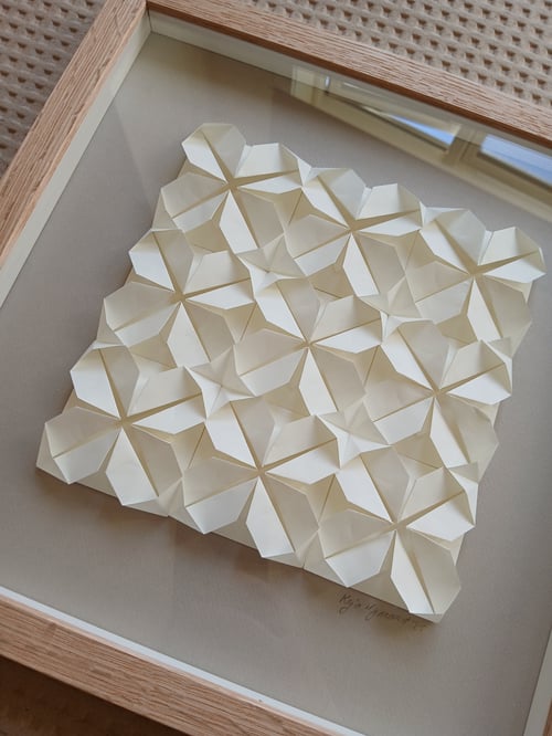 30x30cm foldet papirværk, indrammet 