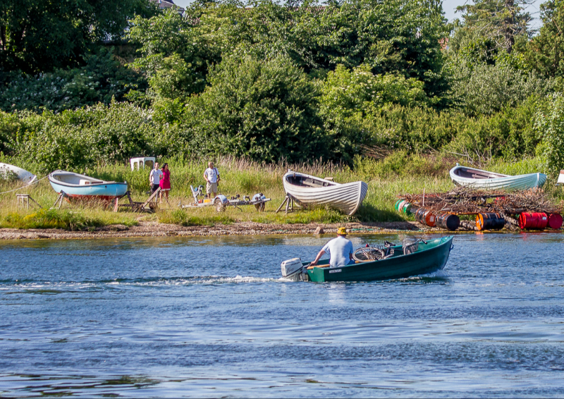 Enø kanal en smuk sommerdag