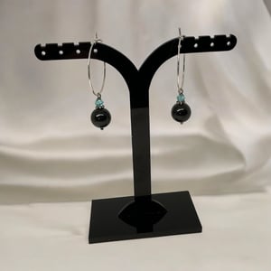 Sorte øreringe  – produktbillede