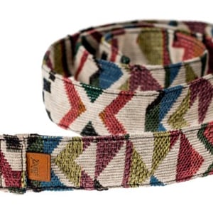 Bælte i skønt farvedesign med dobbelt-ring spænde – produktbillede