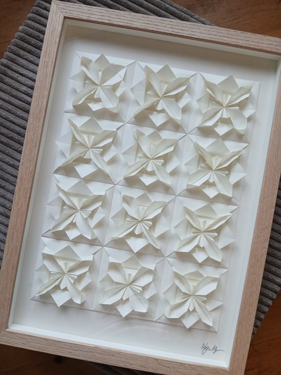  A3 foldet værk, naturhvid. indrammet  (3)