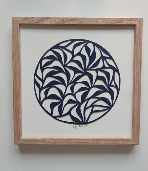 20x20cm papercut, Marineblå, indrammet 