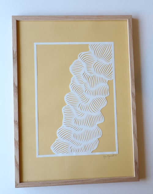 A3 papercut, banana, hvid, indrammet