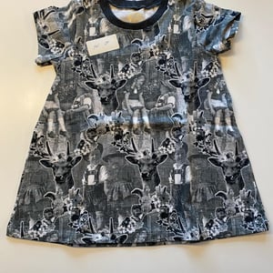 Kjole med korte ærmer. Størrelse 74 – produktbillede