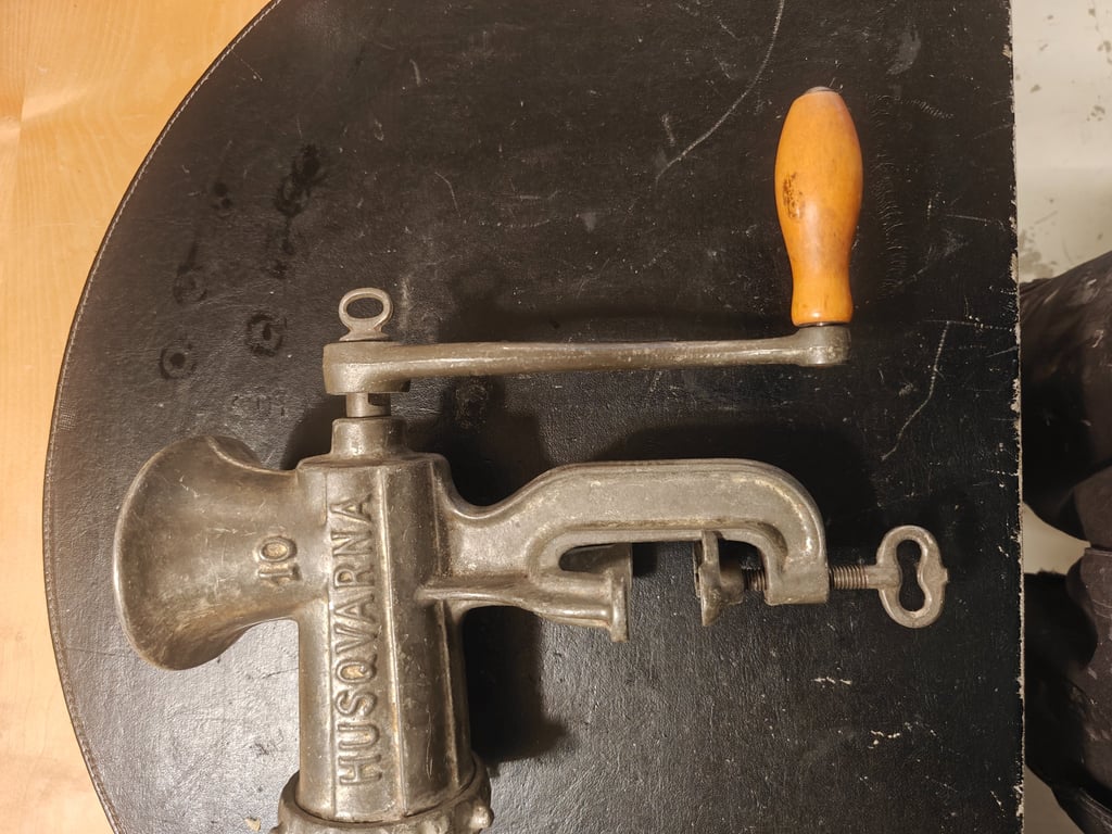 Husqvarna kødhakker nr. 10 – vintage køkkenredskab
