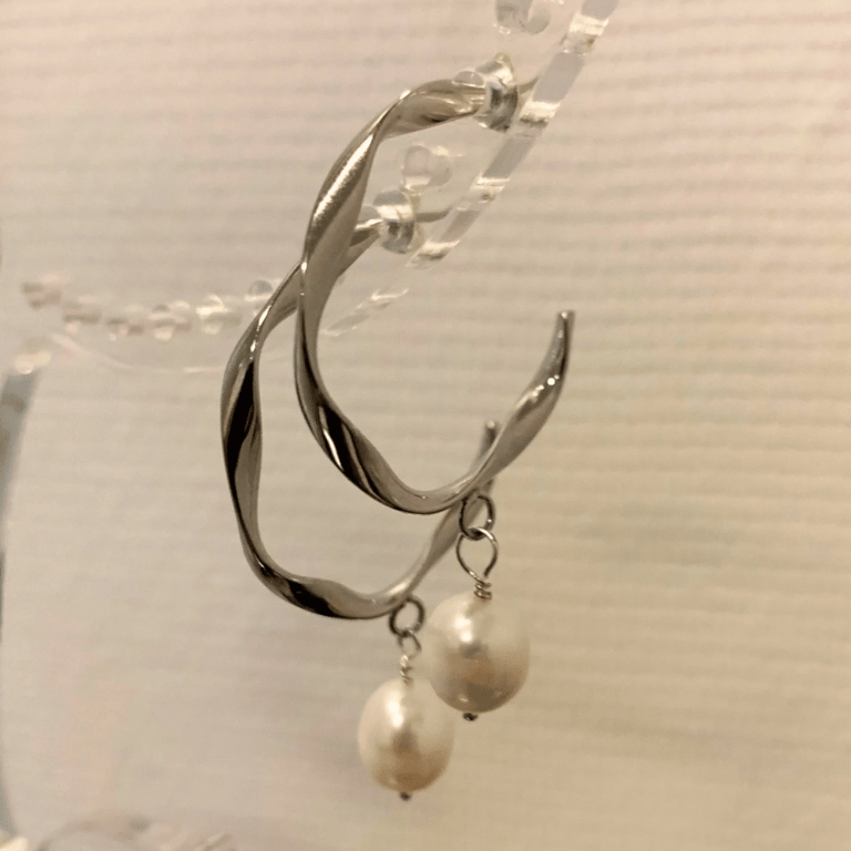 Hvide ferskvandsperle øreringe (large) billede 2