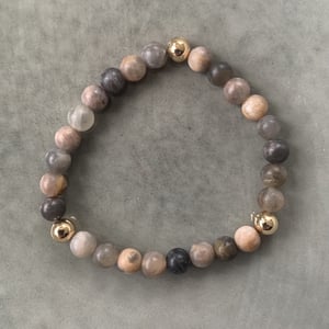 Sort solsten armbånd 6mm – produktbillede