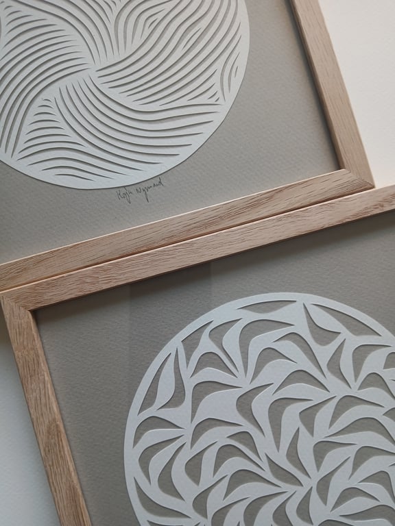 20x20cm papercut, beigegrå, indrammet  billede 2