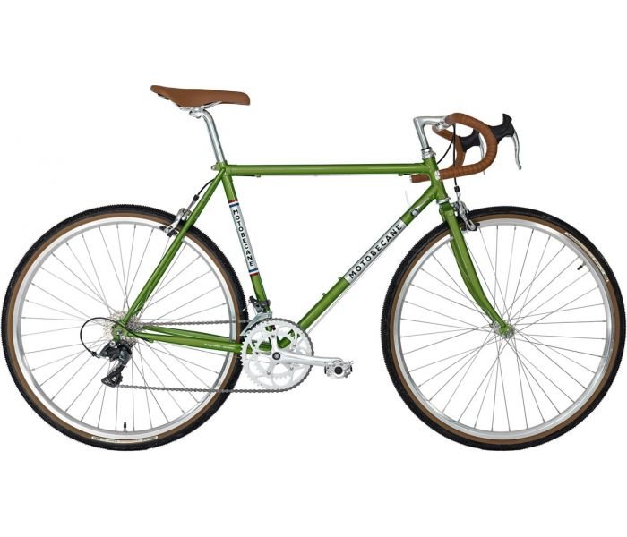 Grøn retro racercykel med brun sadel og styr, sorte dæk og sølvfarvede hjul.