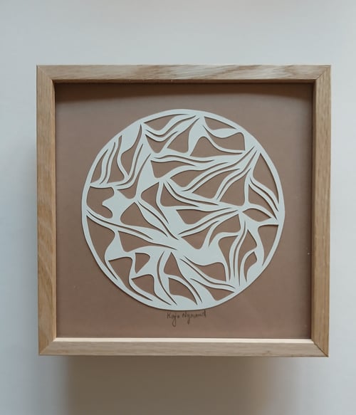 20x20cm papercut, nougat, indrammet 