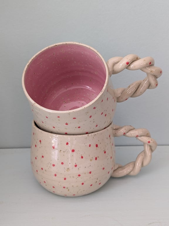 Sno-kop pink/røde prikker 