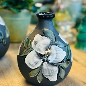 Vase med Hvid blomst  – produktbillede