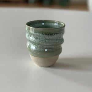 Cortado kop - spiraldrejet, kobbergrøn – produktbillede