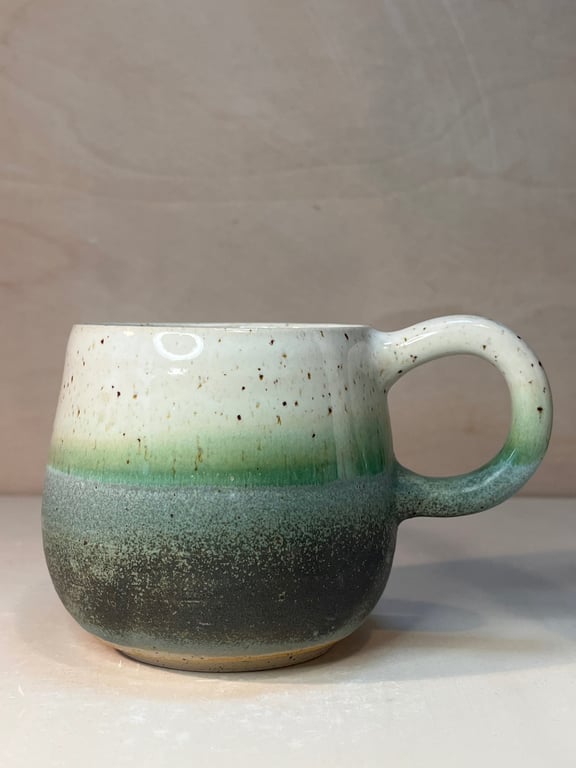 Buttet kop. 360 ml. H: 8,5 cm