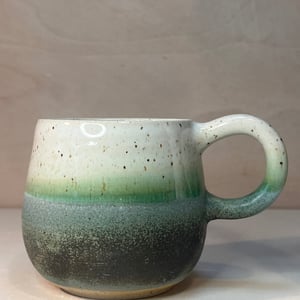 Buttet kop. 360 ml. H: 8,5 cm – produktbillede