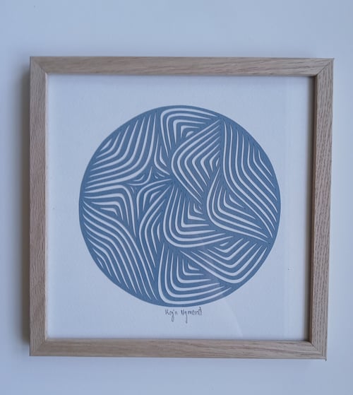 20x20cm papercut, dueblå, indrammet