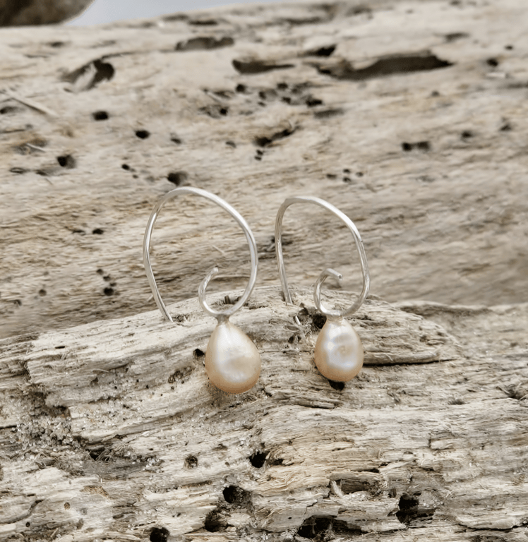 Nude snabel ørekroge. 