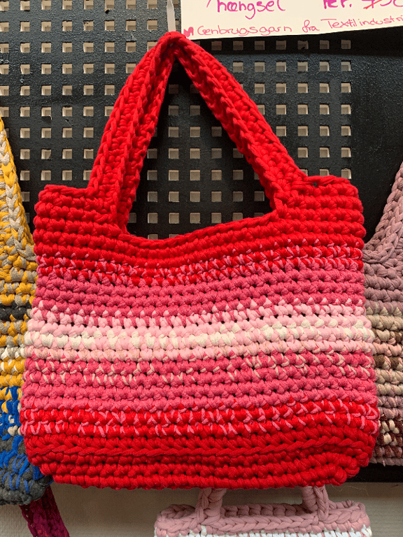 Hæklet rød taske