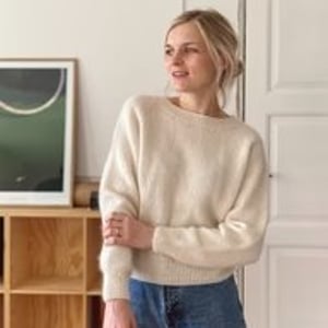 Opskrift: INGEN DRIKKEVARER SWEATER fra PetiteKnit – produktbillede