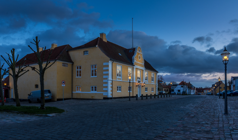 Det Gamle Rådhus i Præstø en smuk vinteraften