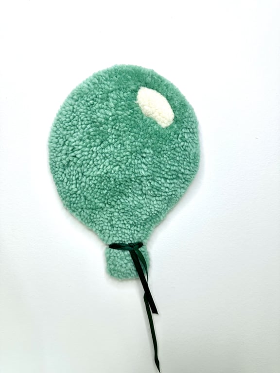 Tuftet farverig ballon (lille)- Håndlavet vægkunst i 100% uld. billede 3