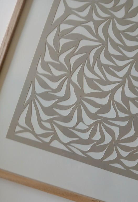 40x50cm papercut, beigegrå, indrammet  (4)
