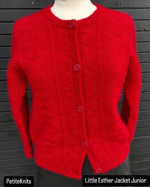 Kit: Little Esther Jacket fra PetiteKnit - garnkit