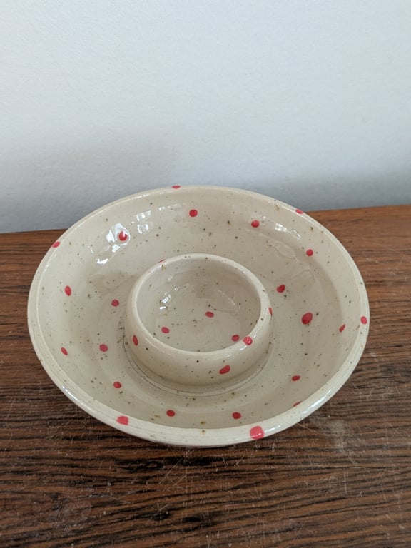 Æggebæger røde prikker