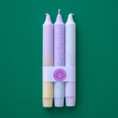 Lys: Koniske stearinlys- 3 pakke/lilla