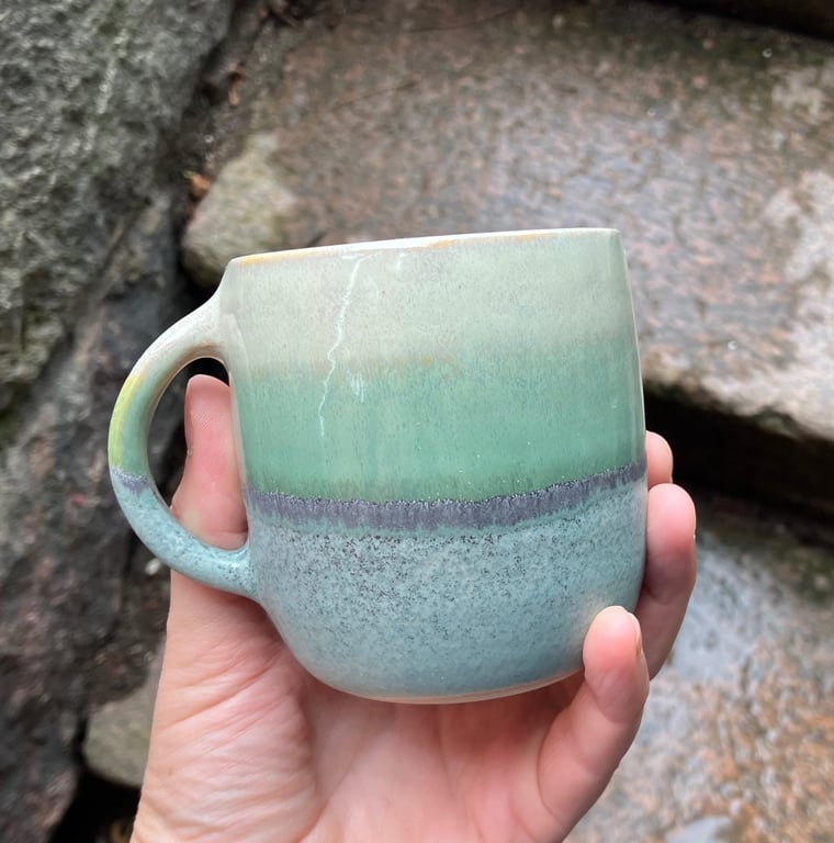 Hånddrejet kop med hank billede 2