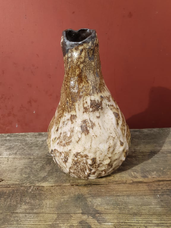 Vase med mildt og fredfyldt ansigt billede 5