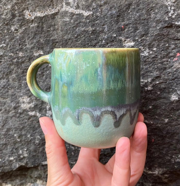 Hånddrejet kop med hank billede 3