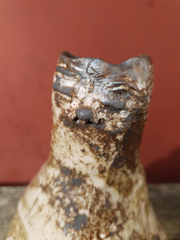 Vase med mildt og fredfyldt ansigt billede 2