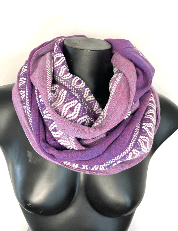 Lilla Stine-tubetørklæde med hvidt mønster