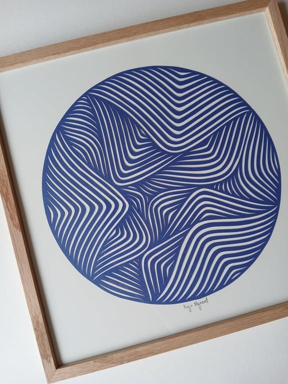 30x30cm papercut, kongeblå, indrammet  billede 2