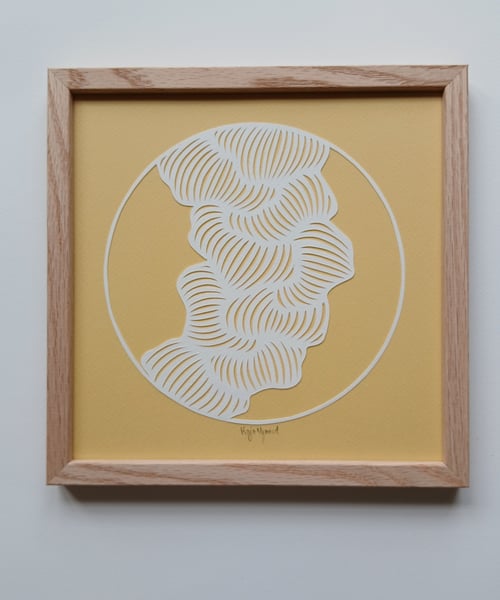 20x20cm papercut, banana, indrammet