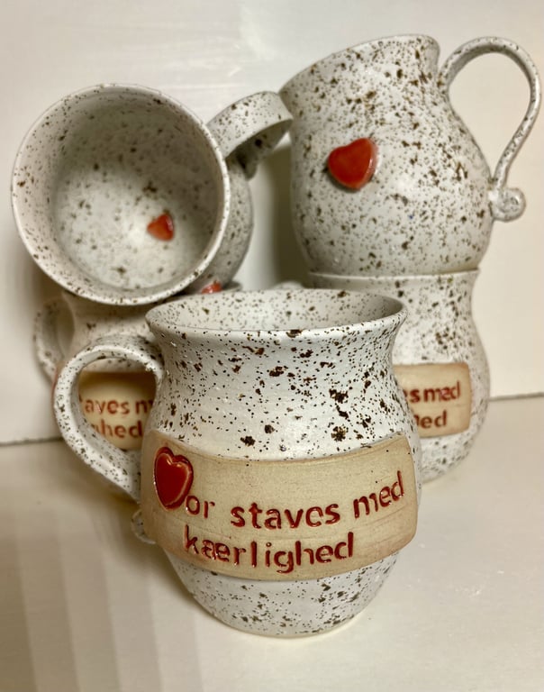 Krus med tekst - Mor staves med kærlighed.