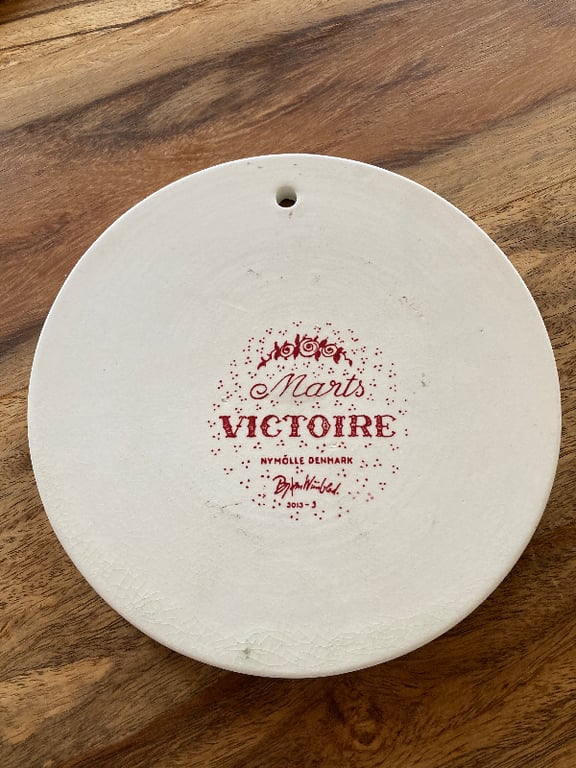 Bjørn Wiinblad - Marts/“Victoire” - Rød billede 2