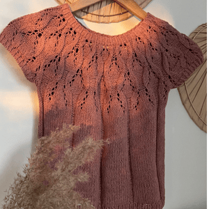 Almas tee - strikkeopskrift PDF DANSK – produktbillede