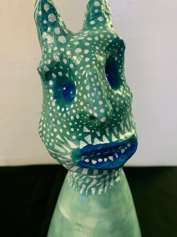 Grøn og hvid figur billede 4